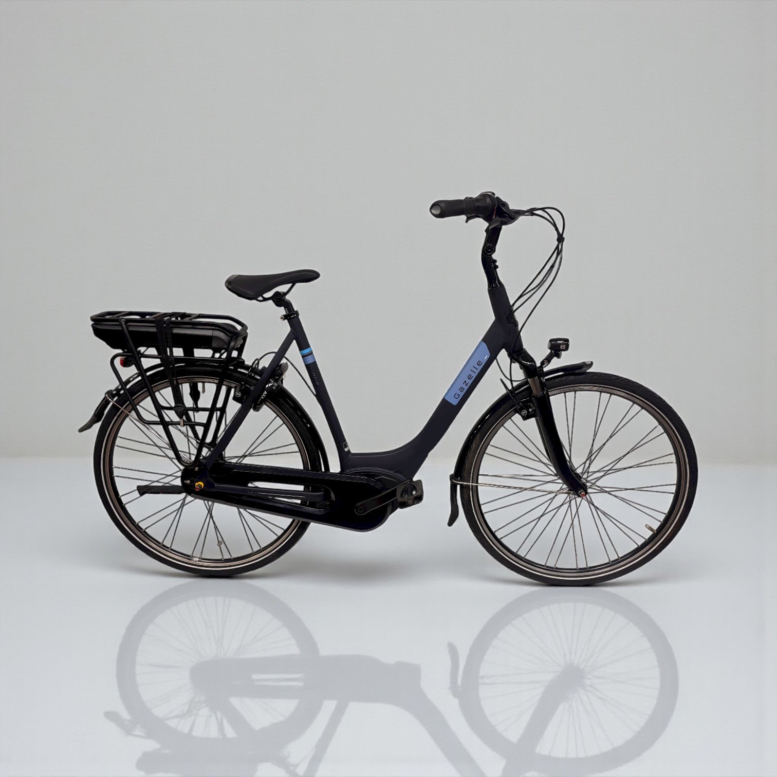 Gazelle Paris C7 HMB 500Wh gebruikte dames e-bike 61cm navyblue matte 2022