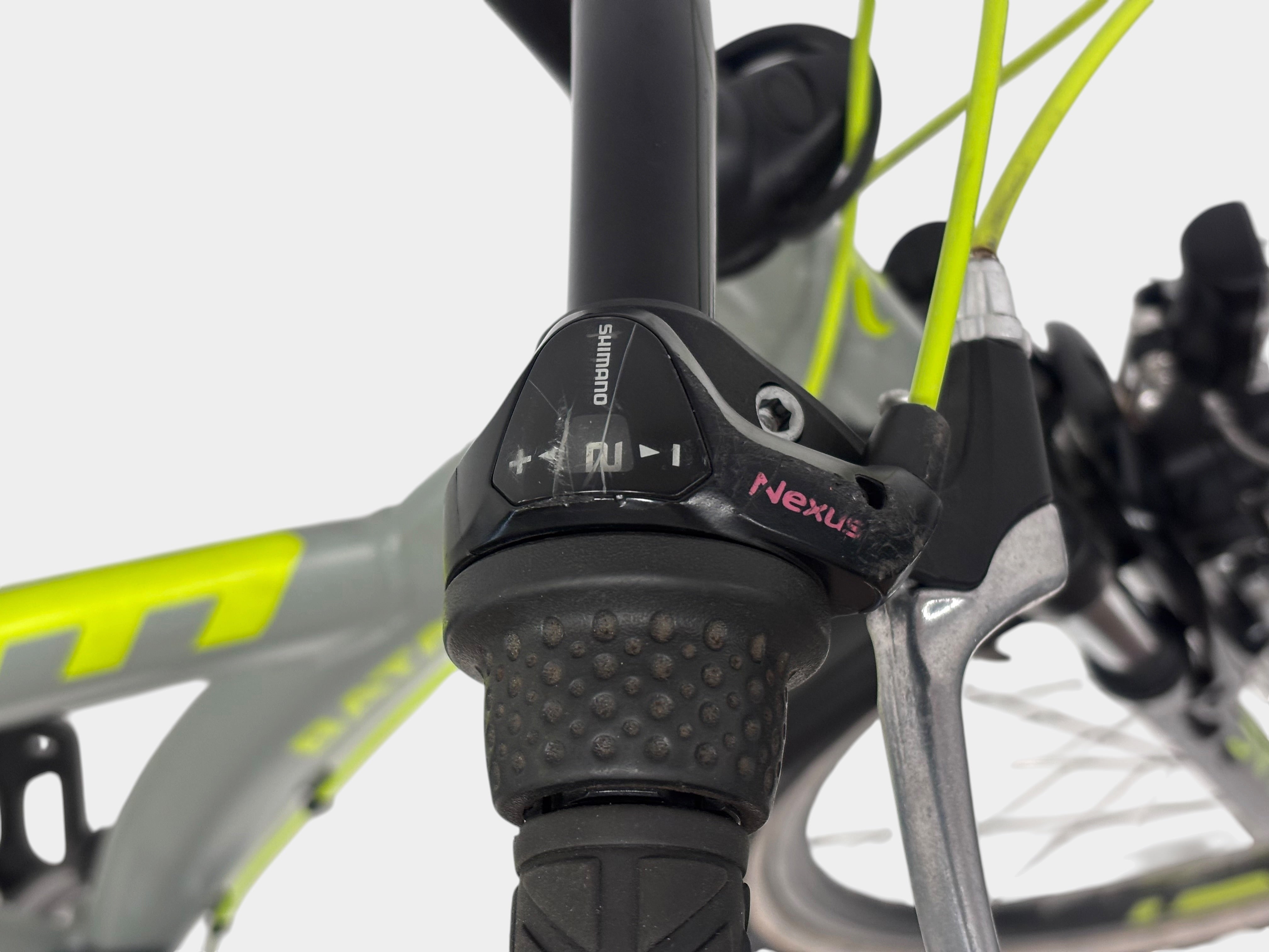 Batavus Snake J24 | 24'' / 38cm | Tactical Green | 3 Versnellingen | Gebruikt | 2023